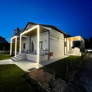 Agora Lx & Apartman Szaloniki